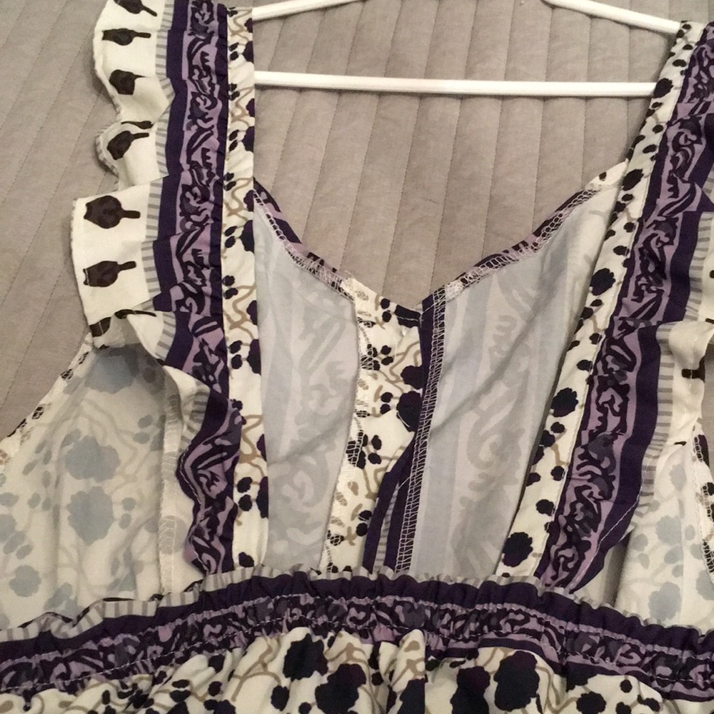 Frilly Backless Romper - Picture 3 of 6